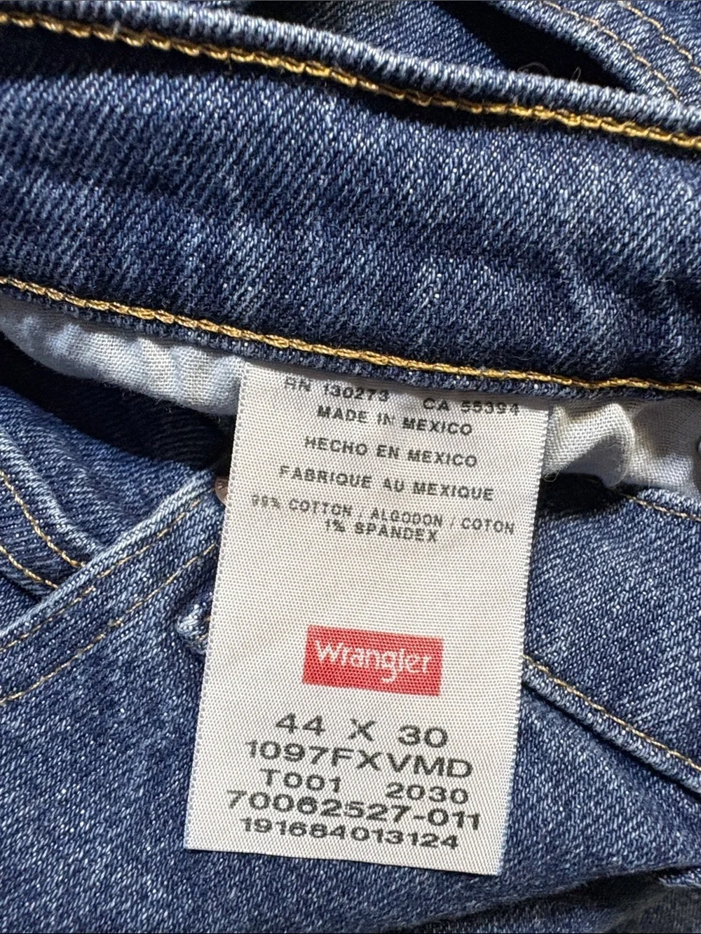 Wrangler Men's Relaxed Fit Jeans in Blue Denim Sz 44X30